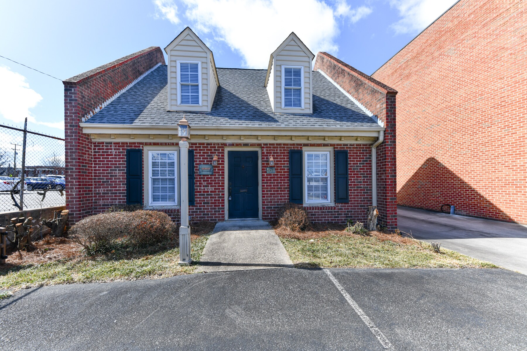 417 N Edgeworth St, Greensboro, NC à vendre Photo du bâtiment- Image 1 de 1