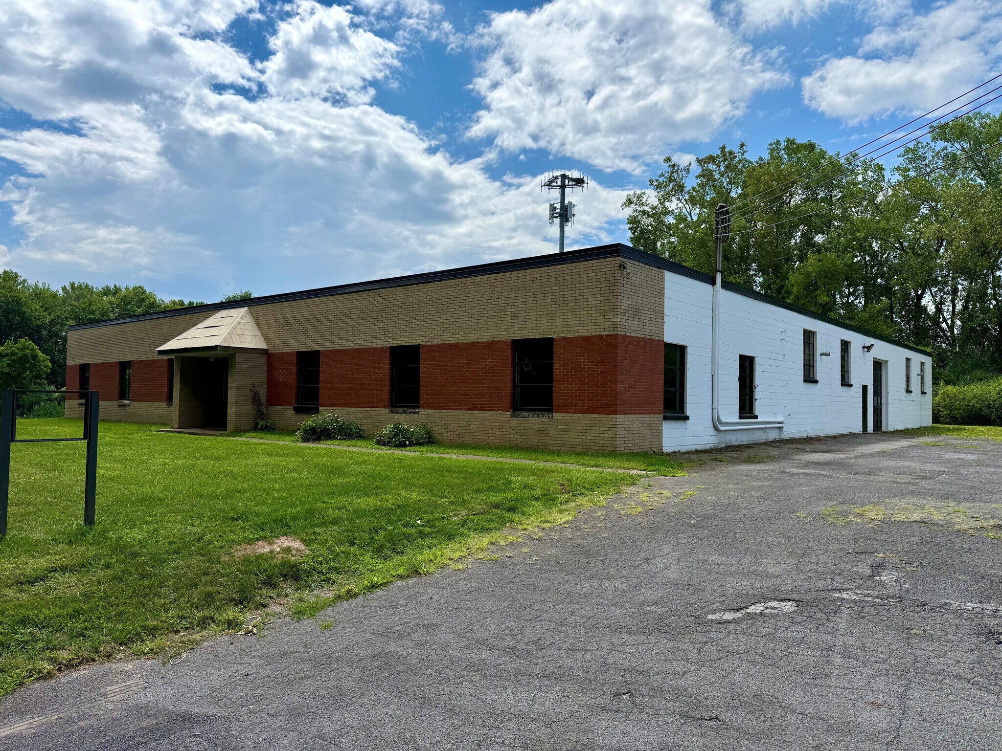 6677 Moore Rd, Mattydale, NY for lease Interior Photo- Image 1 of 12