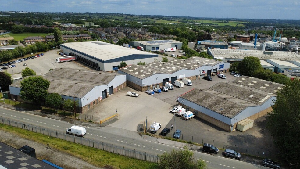 7 Brighouse Rd, Bradford à louer - Photo du bâtiment - Image 2 de 6