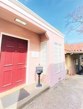 14573 Big Basin Way, Saratoga, CA à louer Photo du bâtiment- Image 2 de 5