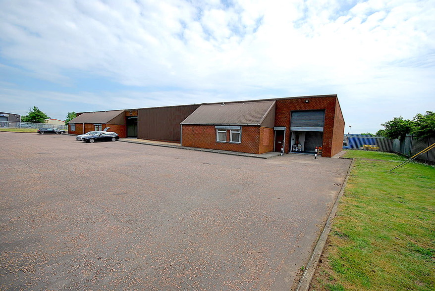 Lochlands, Larbert for lease - Primary Photo - Image 1 of 4