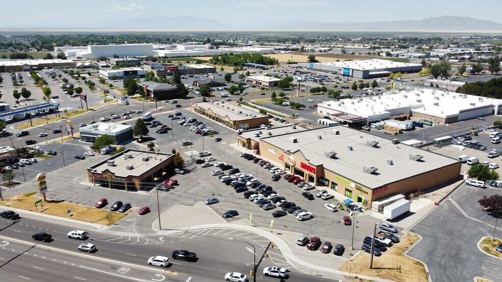 957 N Main St, Layton, UT à louer - Photo du bâtiment - Image 2 de 8