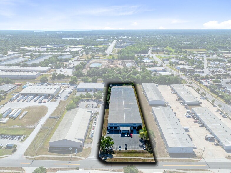 1356 Bennett Dr, Longwood, FL à vendre - Photo du bâtiment - Image 3 de 56