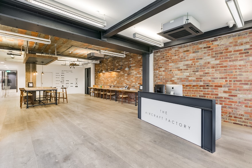 100 Cambridge Grove, London for lease - Interior Photo - Image 3 of 6