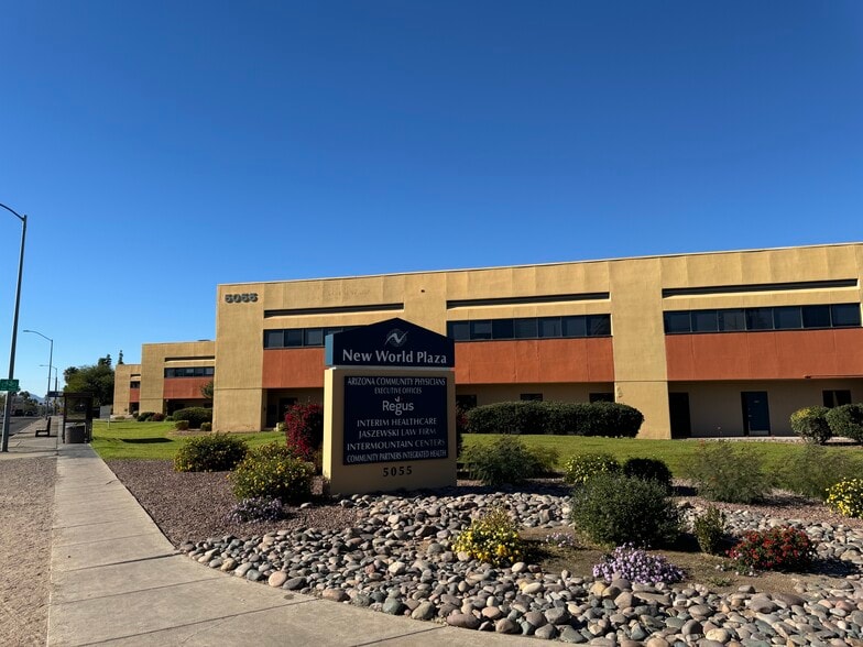 5055 E Broadway Blvd, Tucson, AZ for lease - Building Photo - Image 1 of 15