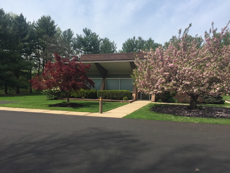 800 Airport Blvd, Doylestown, PA for sale - Primary Photo - Image 1 of 1