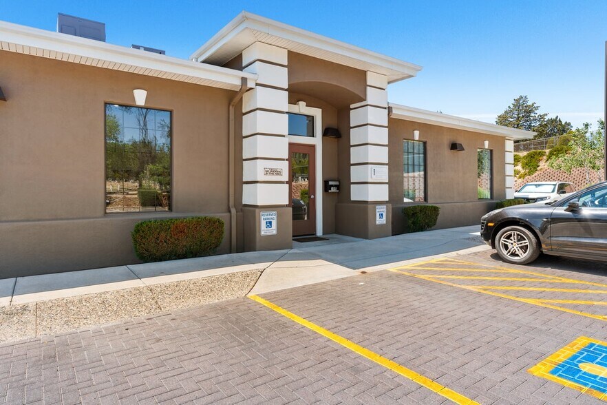 804 Ainsworth Dr, Prescott, AZ à louer - Photo du bâtiment - Image 3 de 31