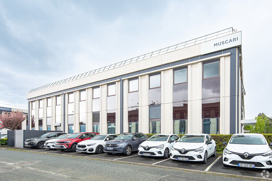 Flex dans Villebon-sur-Yvette à louer - Photo du bâtiment - Image 2 de 2