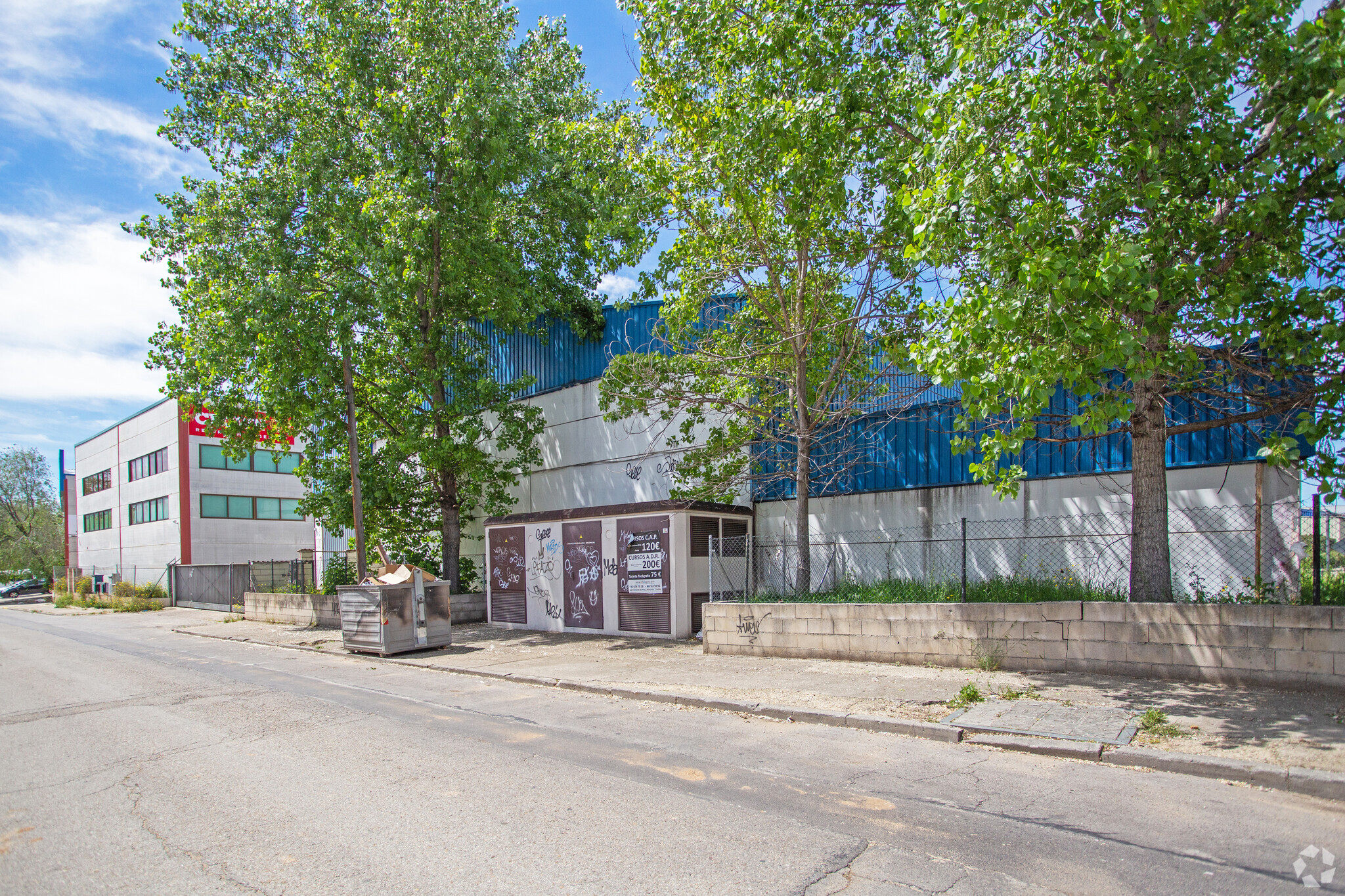 Industrial in Daganzo de Arriba, MAD for lease Primary Photo- Image 1 of 14