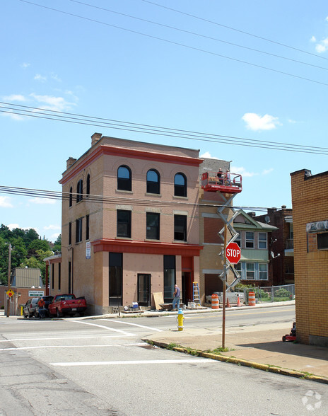 1101 Greenfield Ave, Pittsburgh, PA for sale - Primary Photo - Image 1 of 1