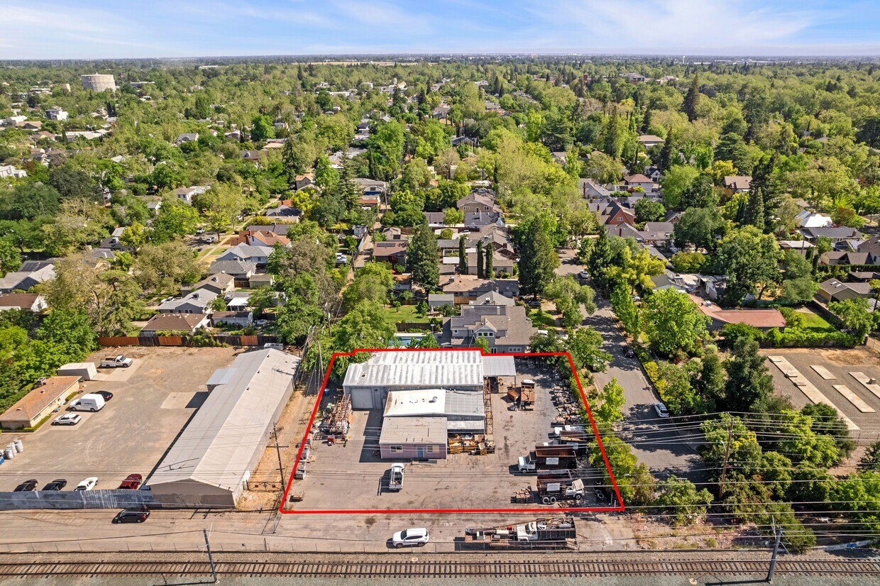 1772 37th St, Sacramento, CA à vendre Photo du bâtiment- Image 1 de 1