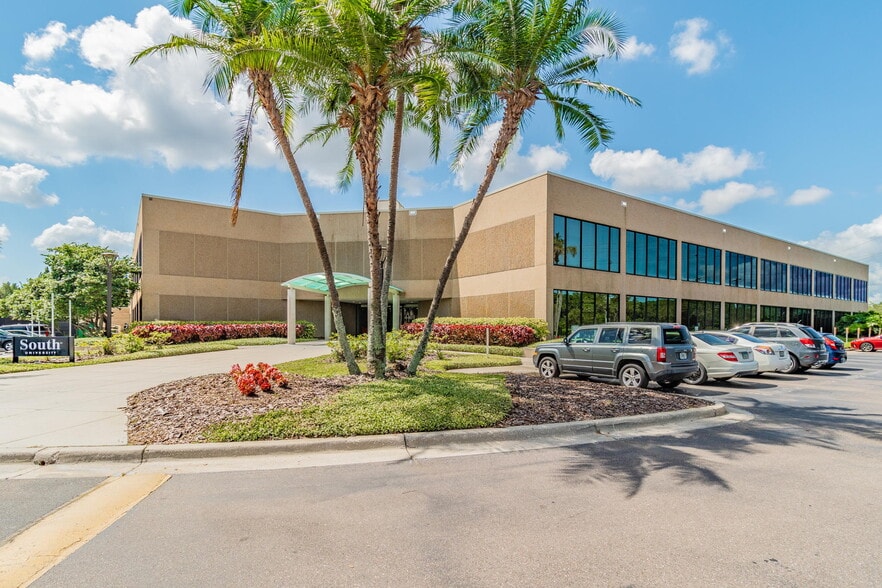 4401 N Himes Ave, Tampa, FL for lease - Primary Photo - Image 1 of 5