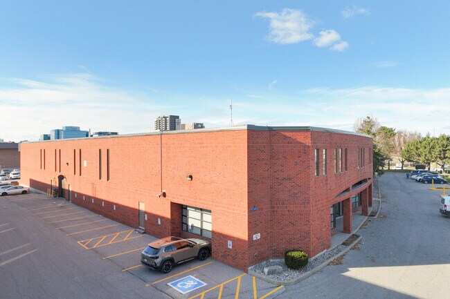 Plus de détails pour 110 Cochrane Dr, Markham, ON - Bureau à louer