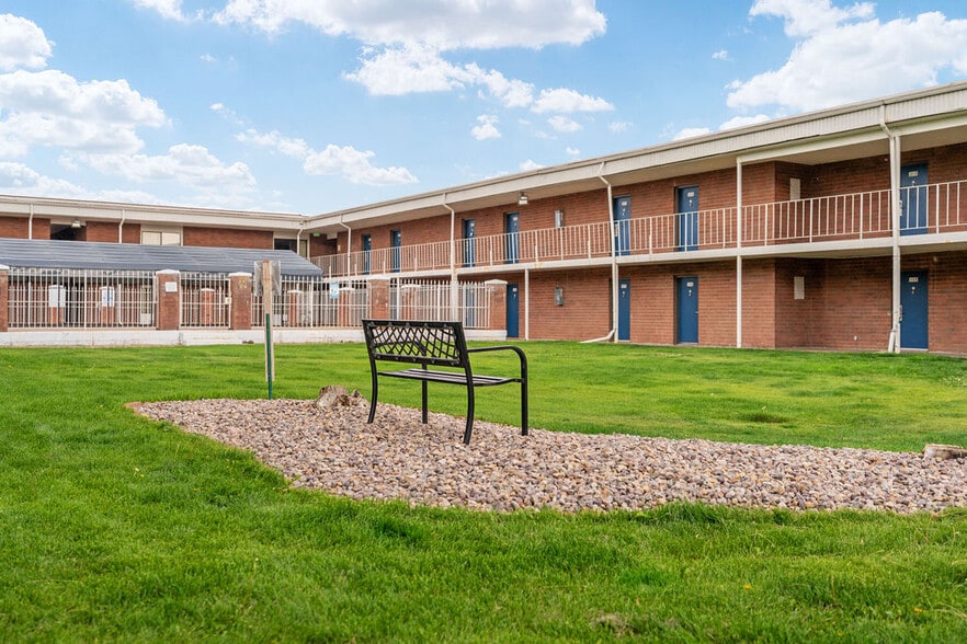 261 Bear River Dr, Evanston, WY for sale - Building Photo - Image 3 of 34