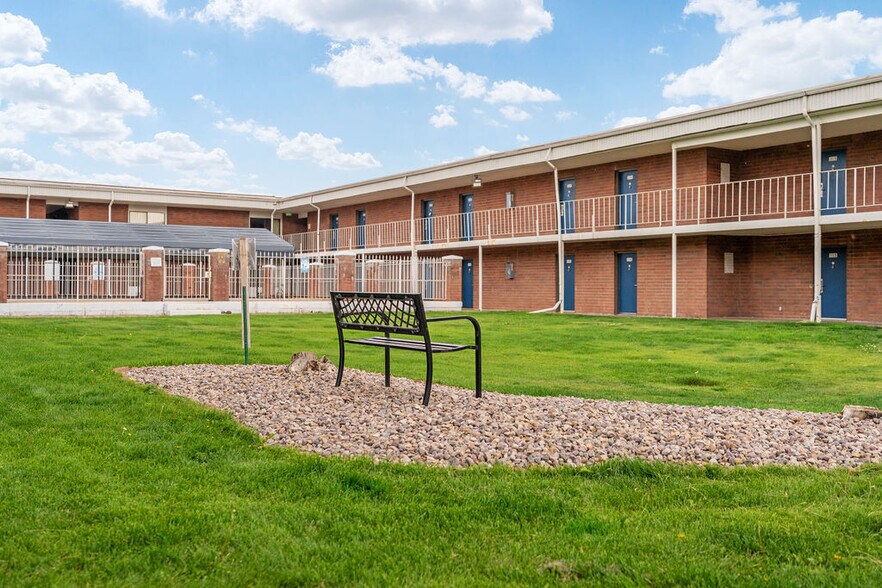 261 Bear River Dr, Evanston, WY à vendre - Photo du bâtiment - Image 3 de 34