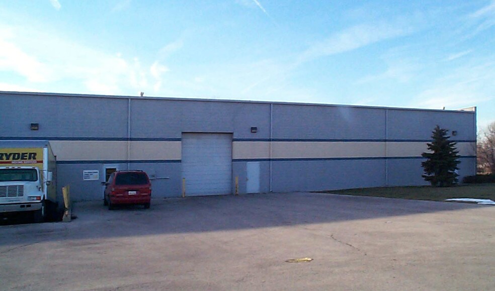 6969 Commodore Dr, Walbridge, OH à vendre - Photo du bâtiment - Image 2 de 6