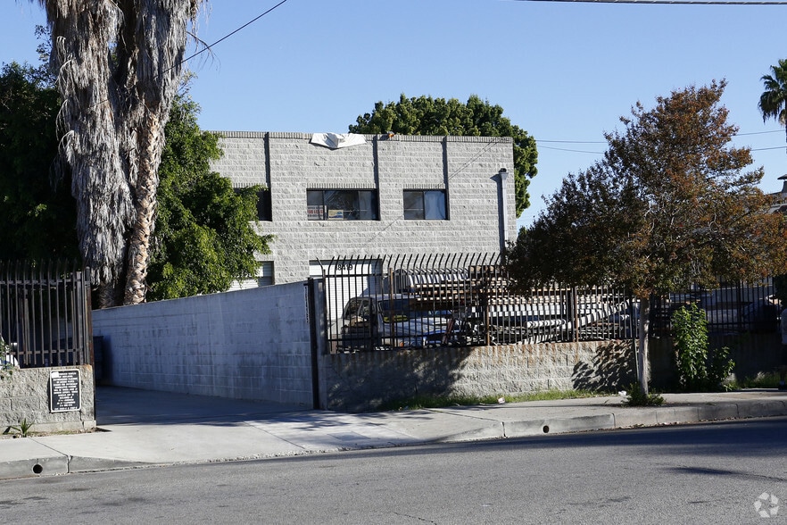 18419 Napa St, Northridge, CA for sale - Building Photo - Image 2 of 4