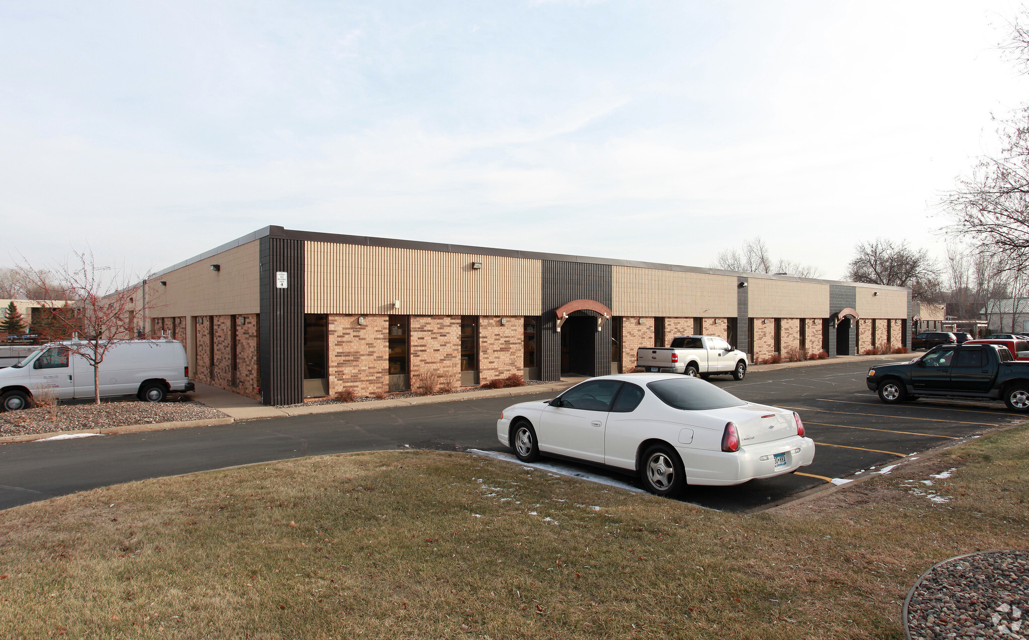 Flex in Hopkins, MN for sale Primary Photo- Image 1 of 1