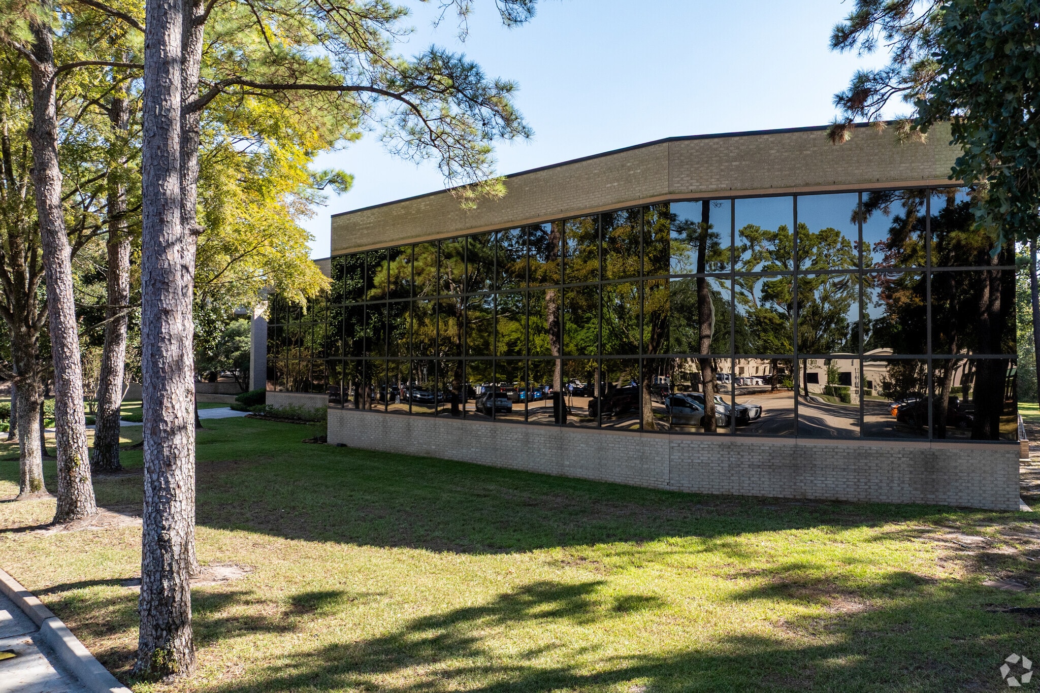 800 Rockmead Dr, Kingwood, TX for sale Primary Photo- Image 1 of 12