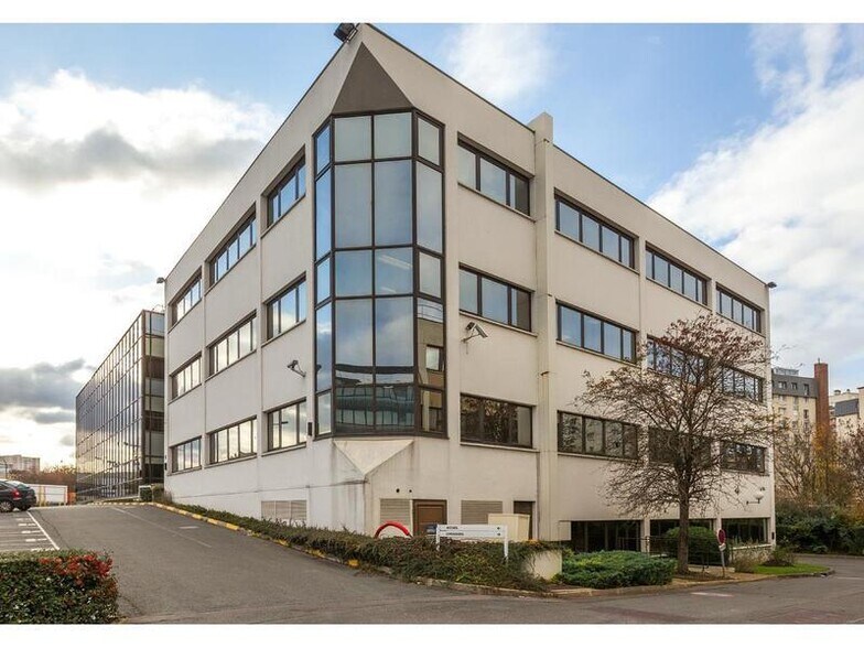 79 Rue Pierre Sémard, Châtillon for lease - Building Photo - Image 1 of 1