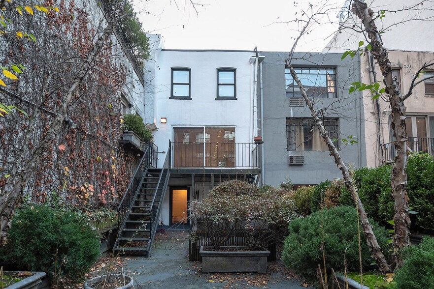 353 E 62nd St, New York, NY for sale - Building Photo - Image 2 of 16