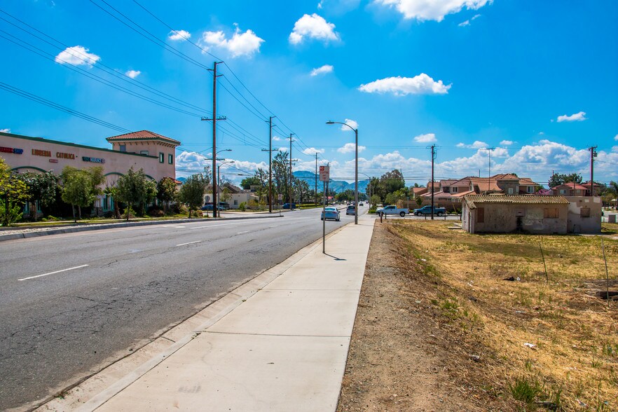 8788 Citrus Ave, Fontana, CA à louer - Photo du bâtiment - Image 2 de 10