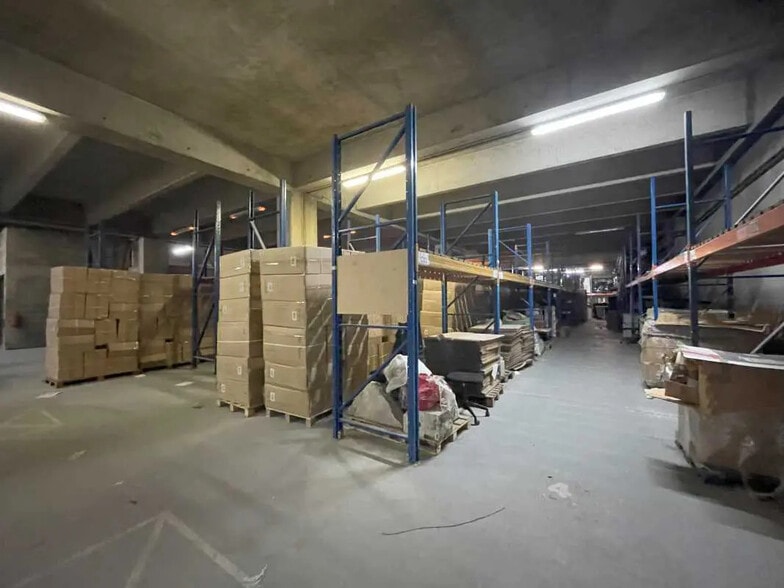 Flex in Ivry-sur-Seine for lease - Interior Photo - Image 3 of 4