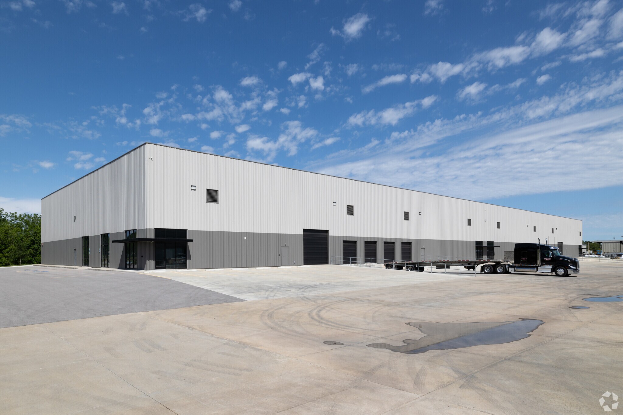 350 E Apple Blossom Ave, Lowell, AR à vendre Photo principale- Image 1 de 1