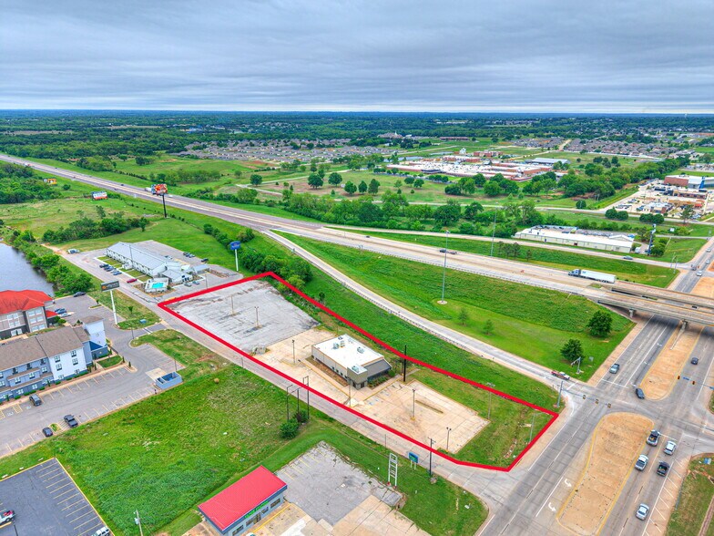4903 N Harrison St, Shawnee, OK à vendre - Photo du bâtiment - Image 3 de 76