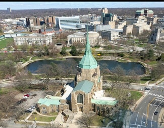 Plus de détails pour 1919 E 107th St, Cleveland, OH - Spécialité à vendre