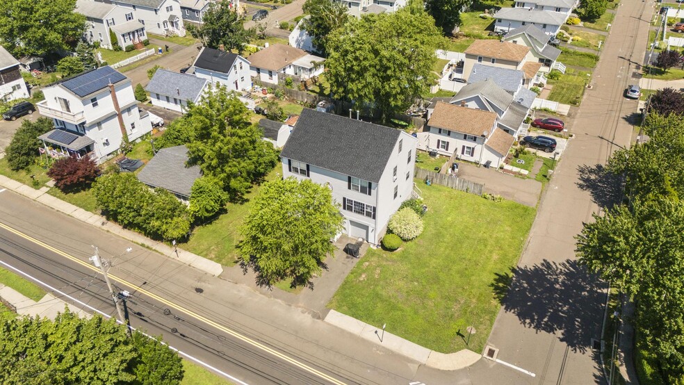 143 Bradford Ave, East Haven, CT for sale - Building Photo - Image 2 of 5