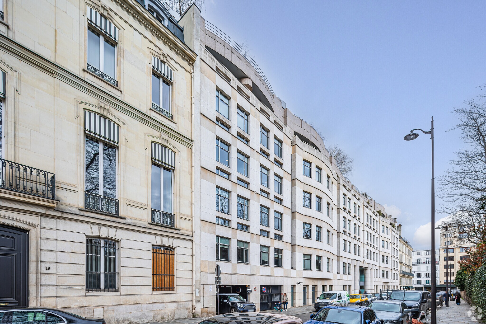 21-25 Rue Balzac, Paris à louer Photo du bâtiment- Image 1 de 10