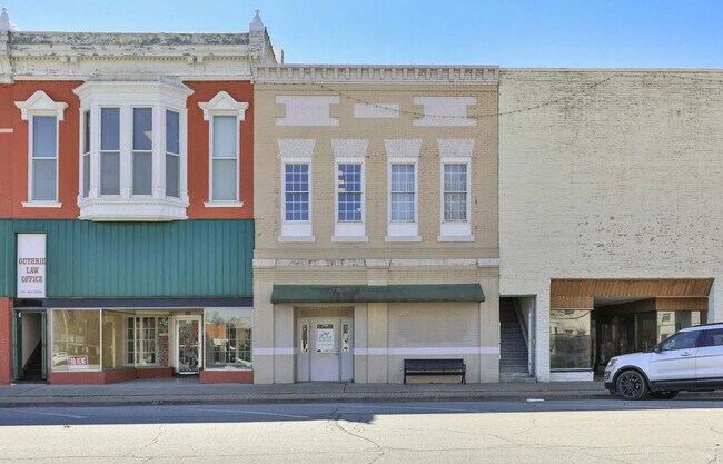 Plus de détails pour 105 W Cherry St, Nevada, MO - Bureau à vendre