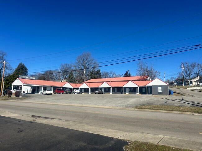 Plus de détails pour 500 Happy Valley Rd, Glasgow, KY - Services hôteliers à vendre