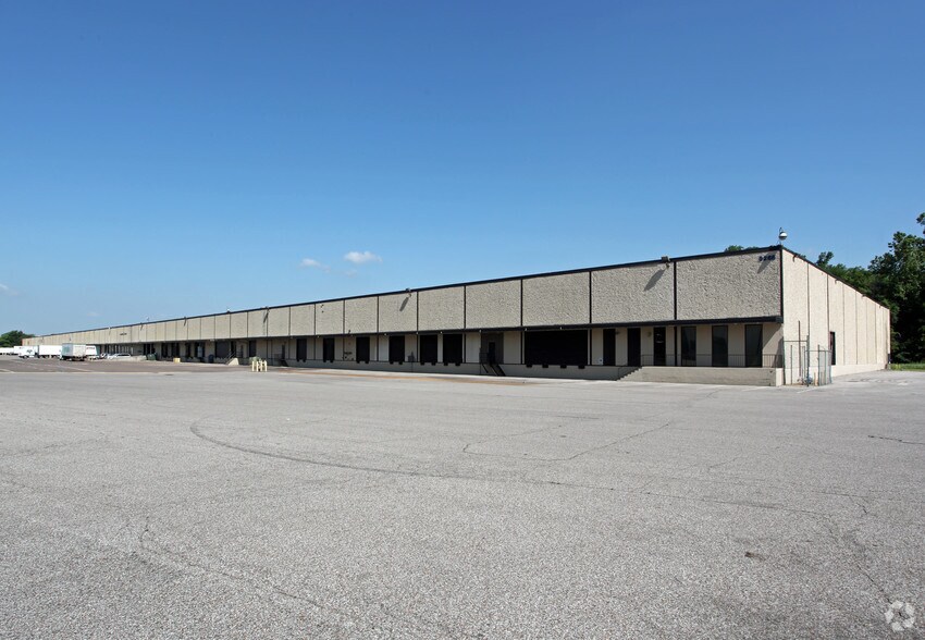 3262-3268 Democrat Rd, Memphis, TN for lease - Primary Photo - Image 1 of 2
