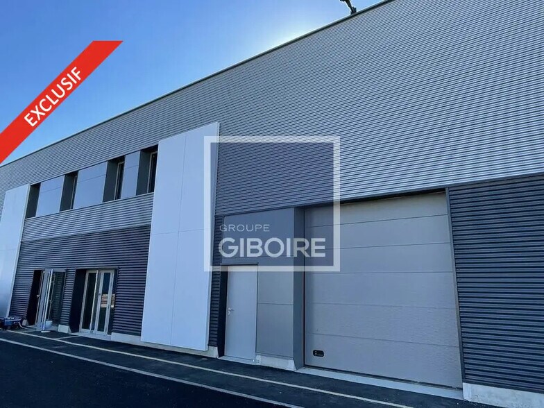 Industrial in Rennes for lease - Building Photo - Image 1 of 7