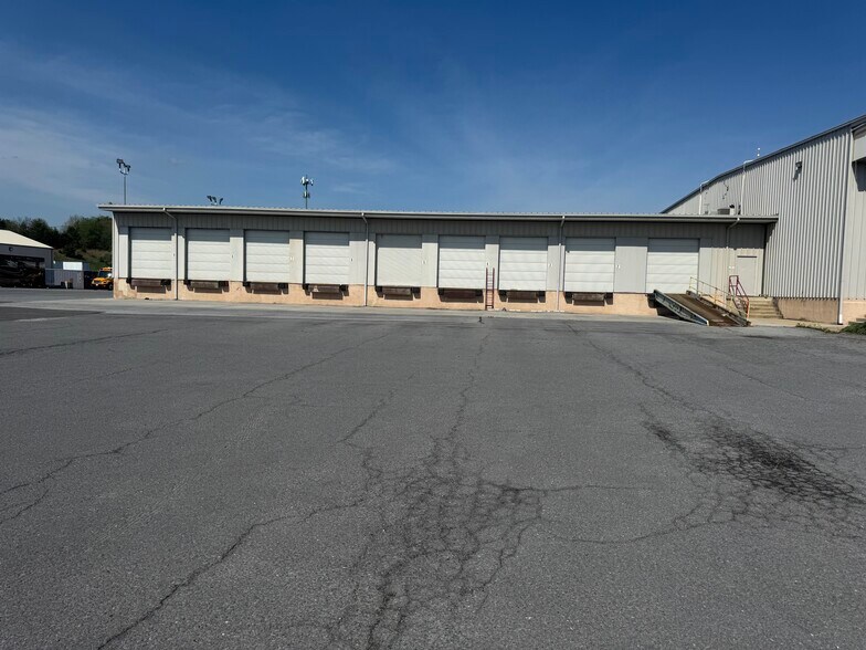 16125 Business Pky, Hagerstown, MD à louer - Photo du bâtiment - Image 2 de 24