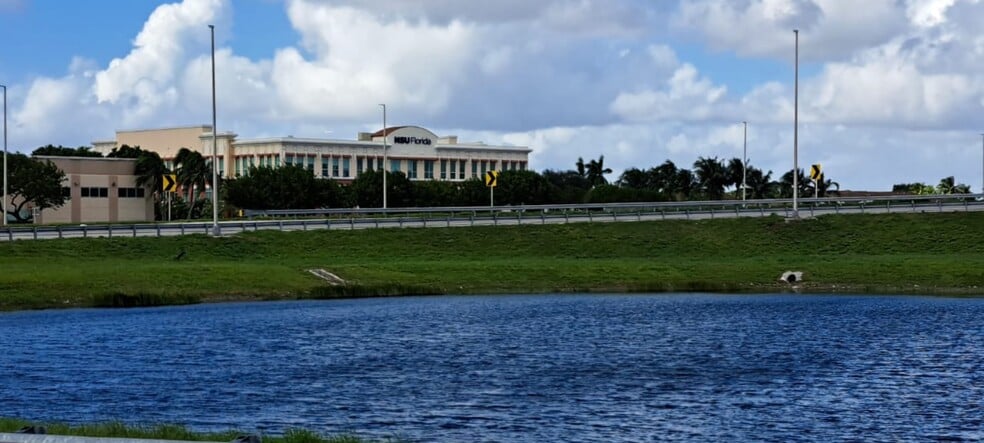 8651-8665 SW 124th Ave, Miami, FL for lease - Building Photo - Image 3 of 8