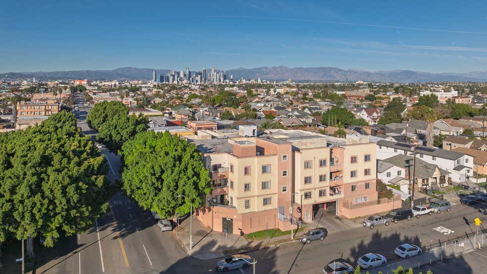 4920 S Broadway Rd, Los Angeles, CA for sale - Building Photo - Image 3 of 7