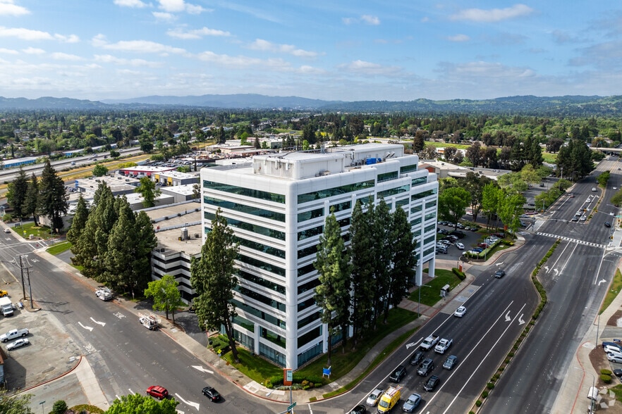 1390 Willow Pass Rd, Concord, CA à louer - Aérien - Image 2 de 6