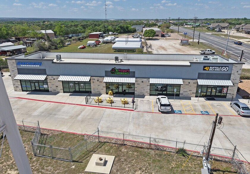 14125 W State Highway 29, Liberty Hill, TX à louer - Photo du bâtiment - Image 2 de 6