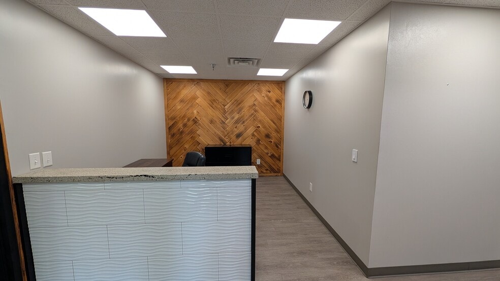 200 Metro Park, Rochester, NY for lease - Building Photo - Image 2 of 8