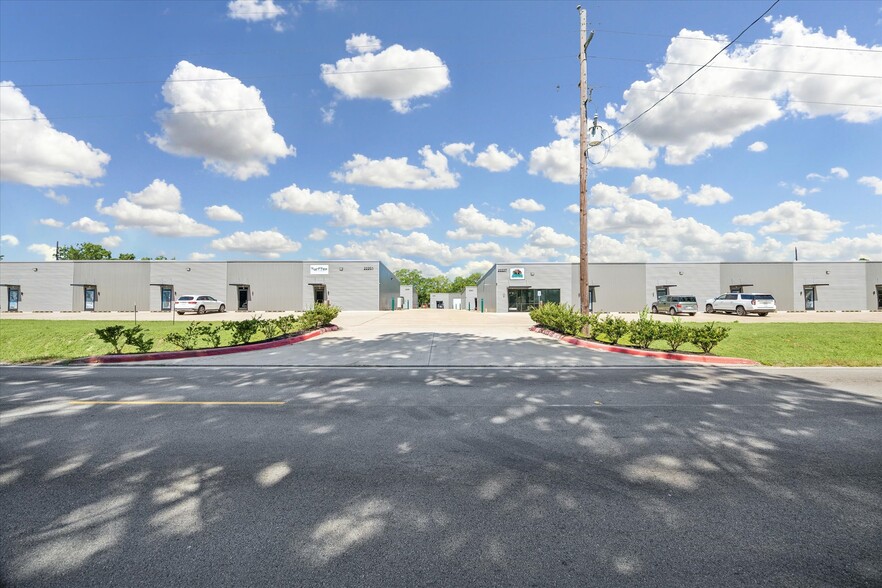 22215 Mueschke Rd, Tomball, TX for lease - Building Photo - Image 2 of 14
