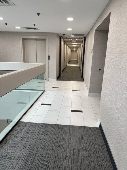 26206 W 12 Mile Rd, Southfield, MI à louer - Photo intérieure - Image 3 de 12