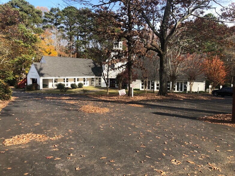 722 Rockbridge Rd SW, Lilburn, GA à louer - Photo du bâtiment - Image 3 de 14