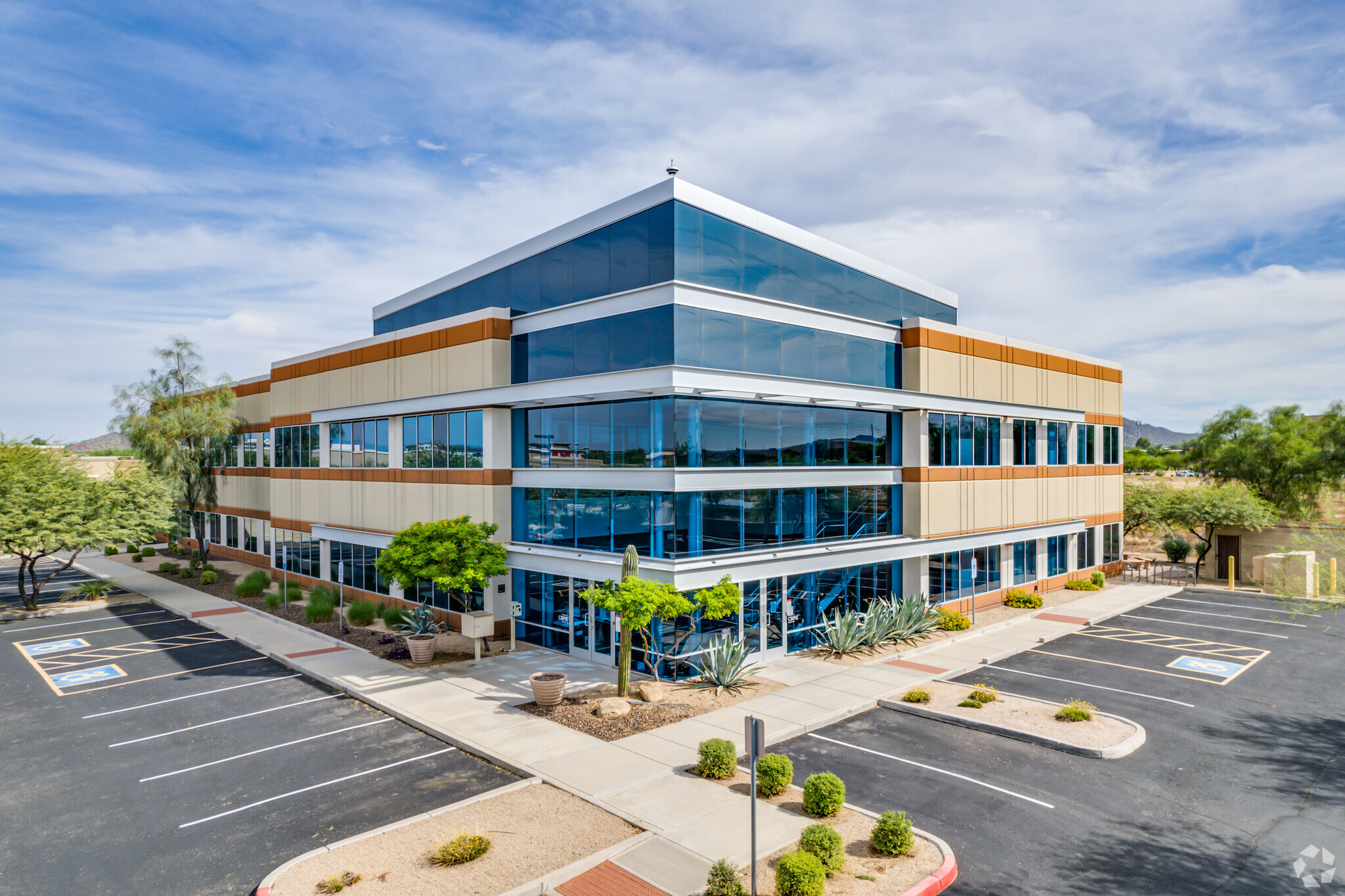 2205 W Whispering Wind Dr, Phoenix, AZ for sale Primary Photo- Image 1 of 5