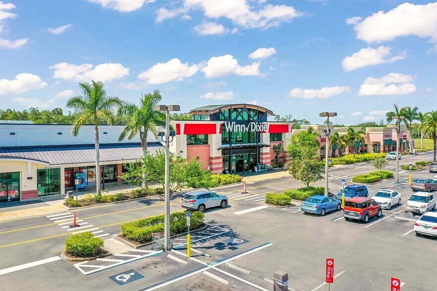 10580 Colonial Blvd, Fort Myers, FL à louer - Photo du bâtiment - Image 2 de 7