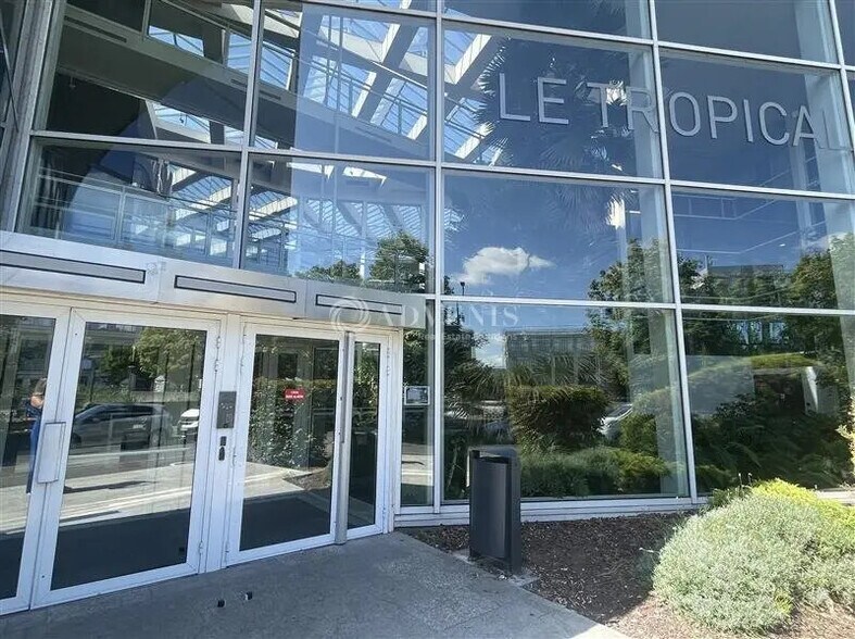 Office in Villepinte for lease - Building Photo - Image 3 of 11