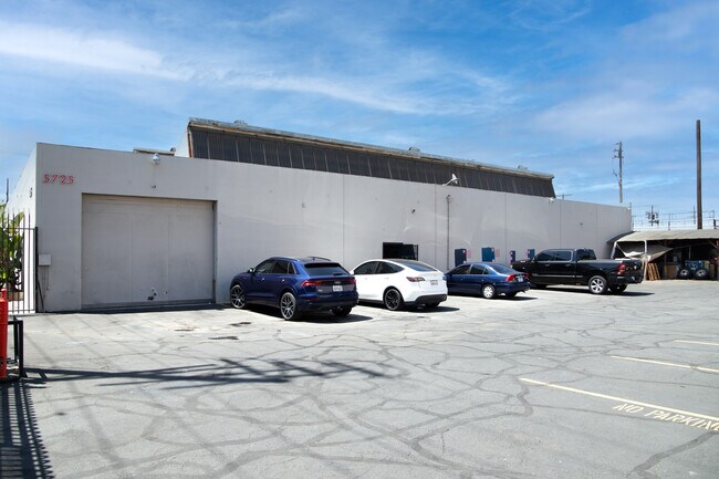 More details for 5725 S San Pedro St, Los Angeles, CA - Industrial for Sale
