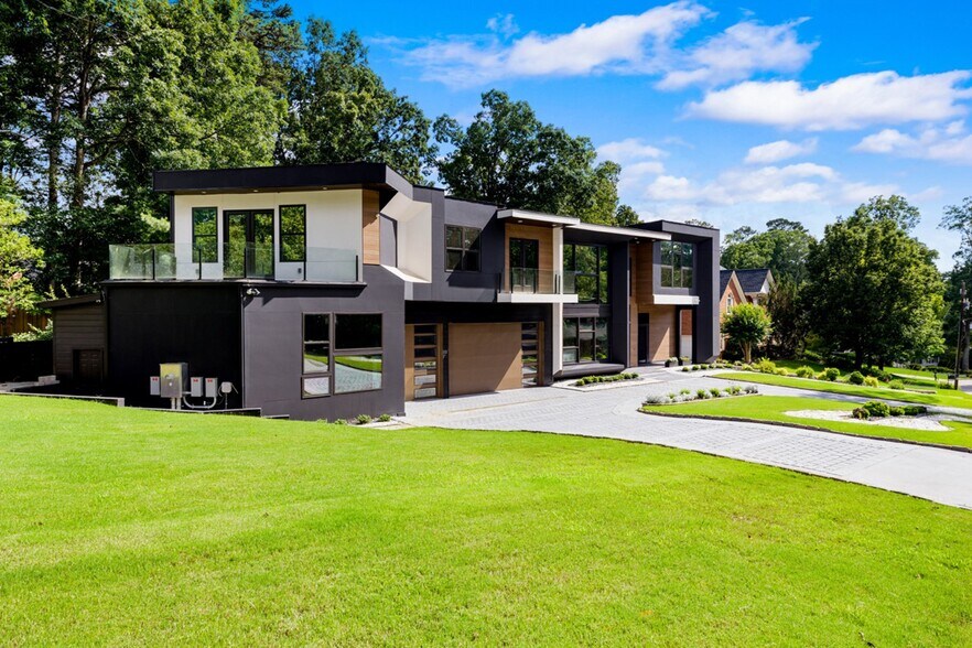 2401 Greenglade Rd NE, Atlanta, GA à vendre - Photo du bâtiment - Image 3 de 63